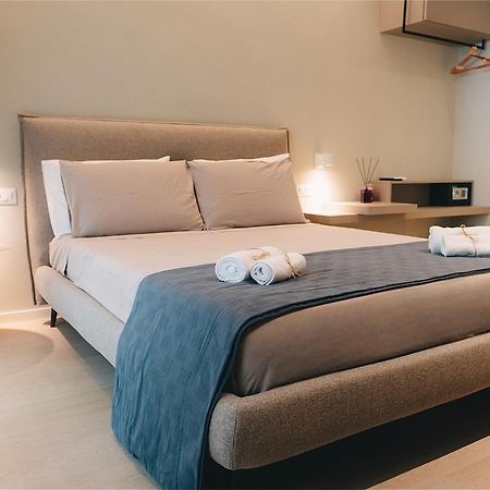 18Zero2 Luxury Rooms Bari Eksteriør bilde